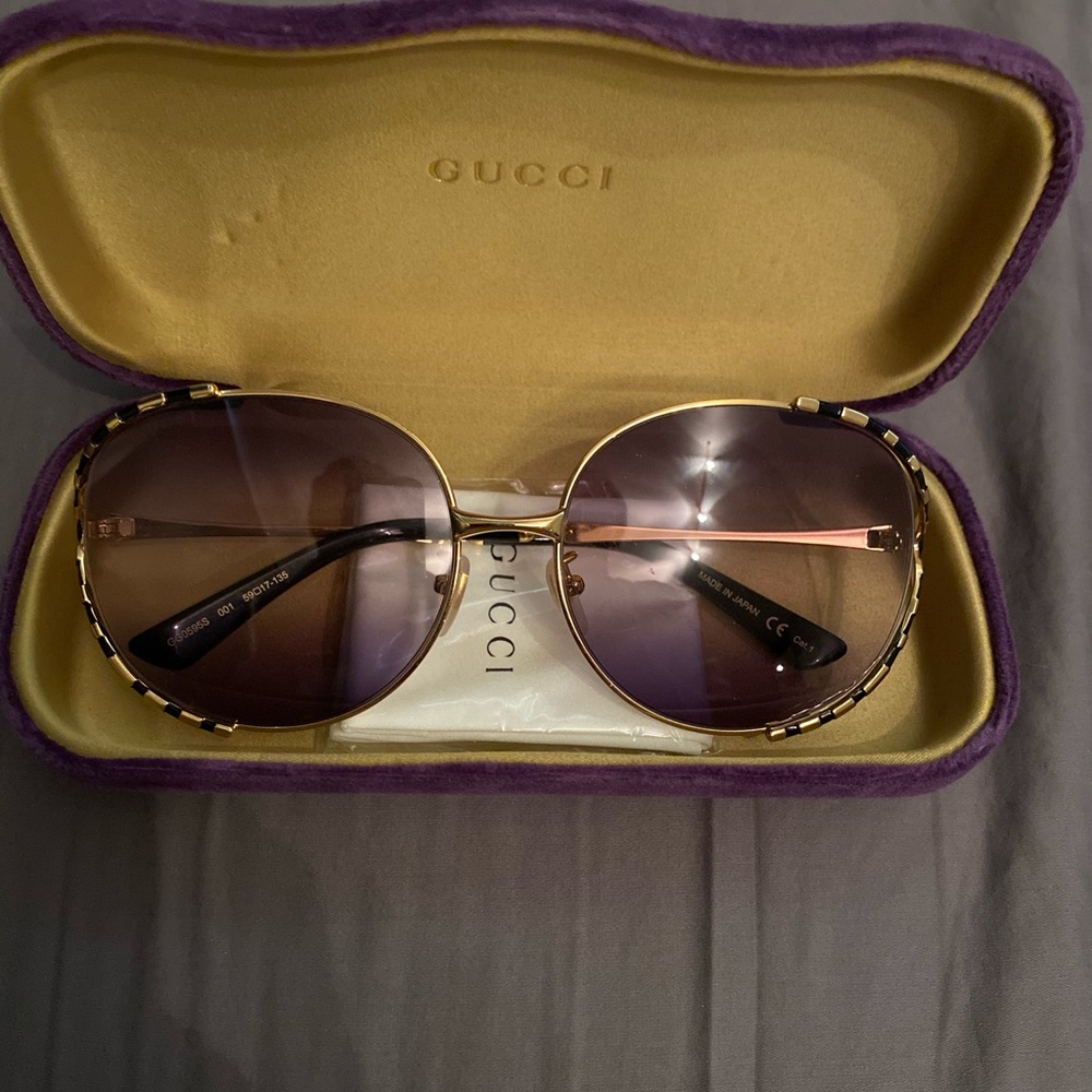 GUCCI BLACK/GOLD SUNGLASSES